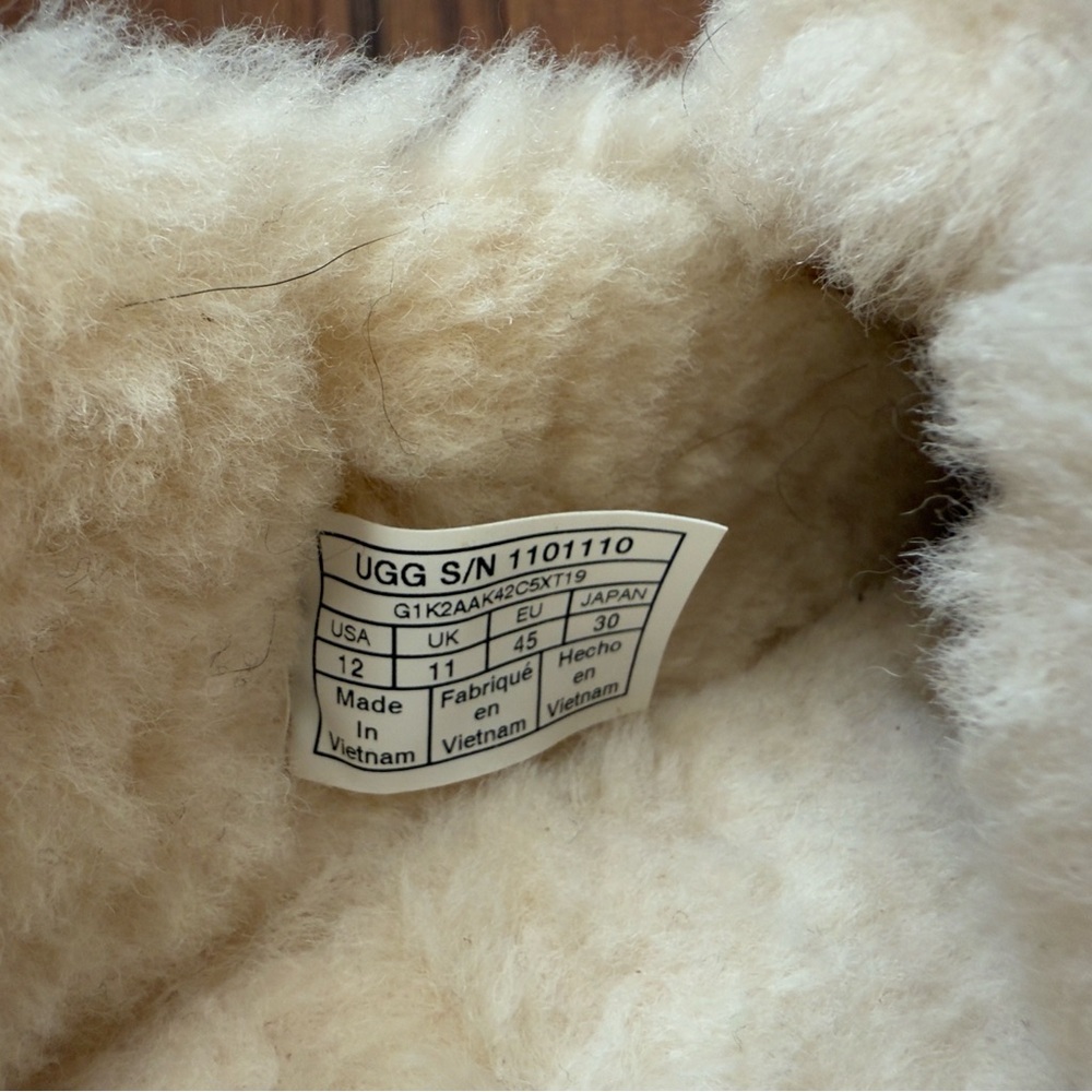 Men's UGG Ascot Slippers - Picture 7 of 9